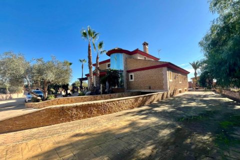 House for sale in Rojales, Alicante, Spain 4 bedrooms, 450 sq.m. No. 165461 - photo 4