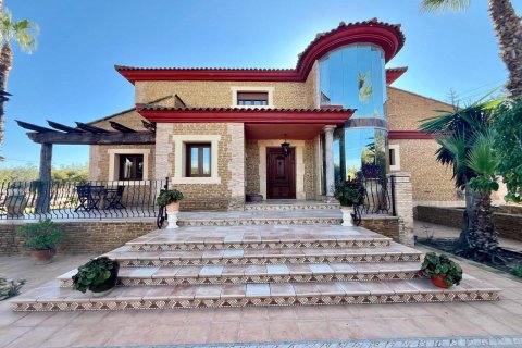 House for sale in Rojales, Alicante, Spain 4 bedrooms, 450 sq.m. No. 165461 - photo 2