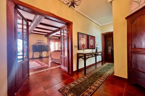 House for sale in Rojales, Alicante, Spain 4 bedrooms, 450 sq.m. No. 165461 - photo 20