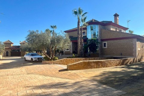 House for sale in Rojales, Alicante, Spain 4 bedrooms, 450 sq.m. No. 165461 - photo 3