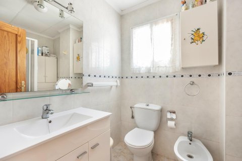 Bungalow in vendita a Torrevieja, Alicante, Spagna 4 camere da letto, 87 mq. N° 165460 - foto 21