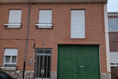 Huvila Soto de la Vega, Leon, Espanja 4 makuuhuonetta, 580 m2 No. 185366