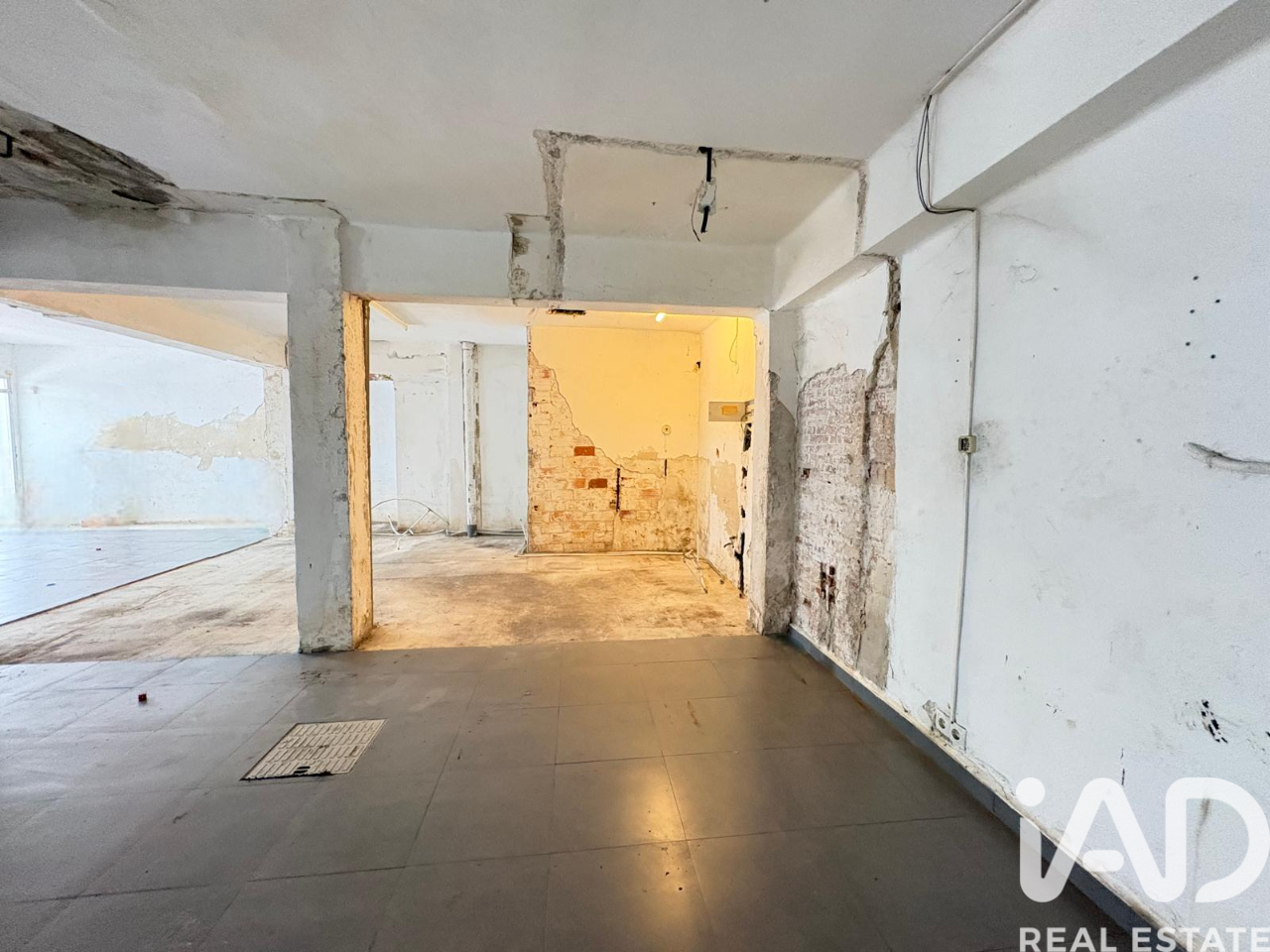Liikekiinteistö Javea, Alicante, Espanja 84 m2 No. 185360