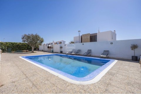 Villa à vendre à Cala En Blanes, Menorca, Espagne, 5 chambres, 400 m2 No. 164695 - photo 2