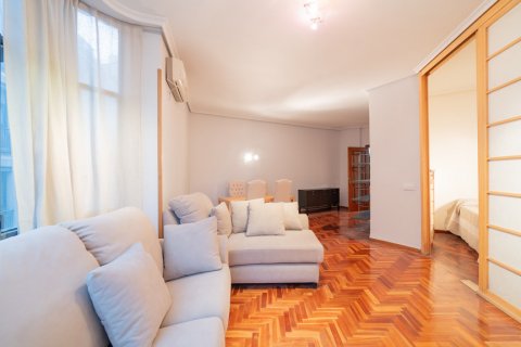 Dzīvoklis pārdošanā Madrid, Spānijā 1 istaba, 68 m2 Nr. 108312 - attēls 2