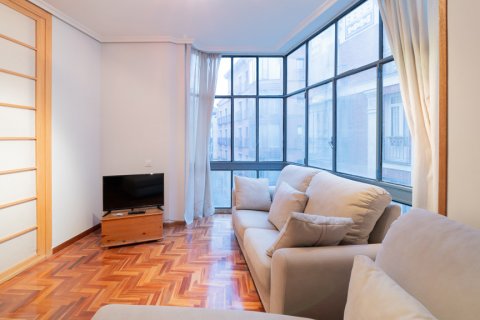 Dzīvoklis pārdošanā Madrid, Spānijā 1 istaba, 68 m2 Nr. 108312 - attēls 3
