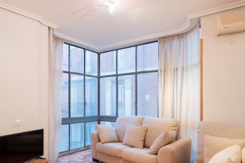 Dzīvoklis pārdošanā Madrid, Spānijā 1 istaba, 68 m2 Nr. 108312 - attēls 13