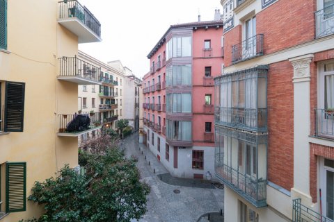 Dzīvoklis pārdošanā Madrid, Spānijā 1 istaba, 68 m2 Nr. 108312 - attēls 11