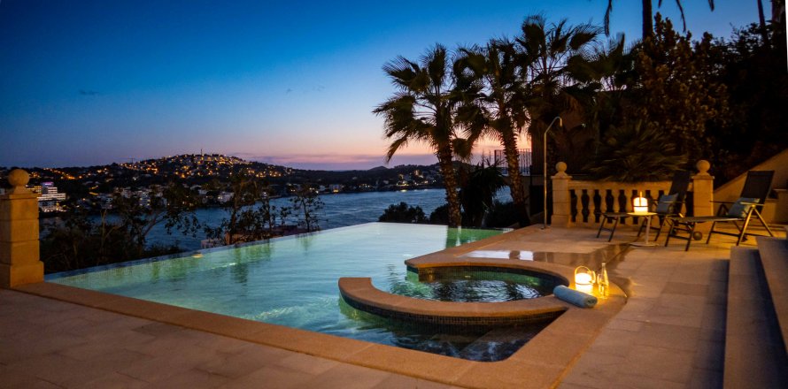 Villa Santa Ponsa, Mallorca, Spain 4 bedrooms, 373 sq.m. No. 113788