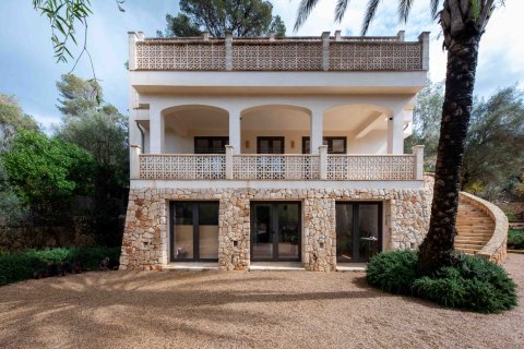 Villa for sale Cala Llombards, Mallorca, Spain 4 bedrooms, 259 sq.m. No. 113783 - photo 1