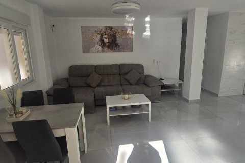 Apartamento en venta en Torrevieja, Alicante, España 3 dormitorios, 108 m2 No. 189312 - foto 2