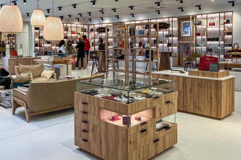 Commercial property in Ciutat Vella, Barcelona, Spain 137 sq.m. No. 166192