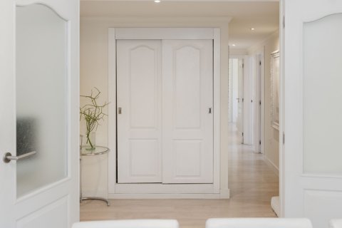 Apartment for sale in Marbella, Malaga, Spain 3 bedrooms, 128 sq.m. No. 166187 - photo 16