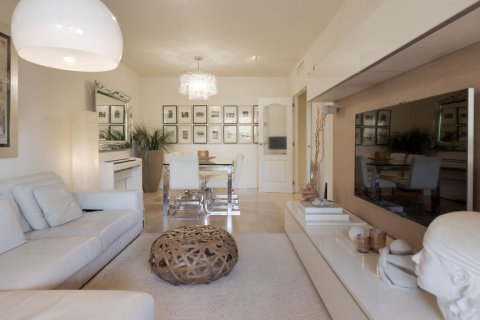 Apartment for sale in Marbella, Malaga, Spain 3 bedrooms, 128 sq.m. No. 166187 - photo 14