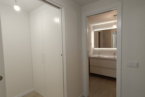 Apartment à louer à Madrid, Espagne, 4 chambres, 200 m2 No. 166188 - photo 24