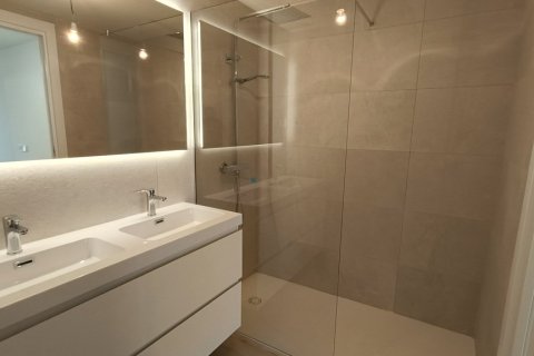 Apartment à louer à Madrid, Espagne, 4 chambres, 200 m2 No. 166188 - photo 28