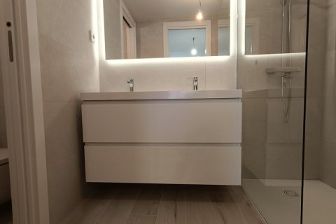 Apartment à louer à Madrid, Espagne, 4 chambres, 200 m2 No. 166188 - photo 27