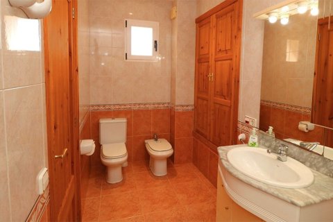 Villa en venta en Alicante, España 3 dormitorios, 180 m2 No. 181144 - foto 15