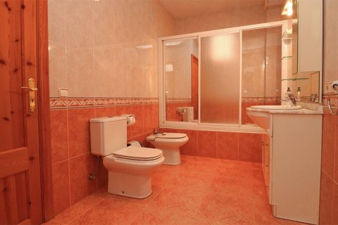 Villa en venta en Alicante, España 3 dormitorios, 180 m2 No. 181144 - foto 19