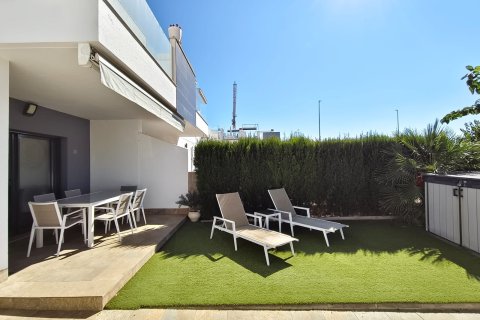 Wohnung in Pilar de la Horadada, Alicante, Spanien 2 Schlafzimmer, 65 m2 Nr. 196451