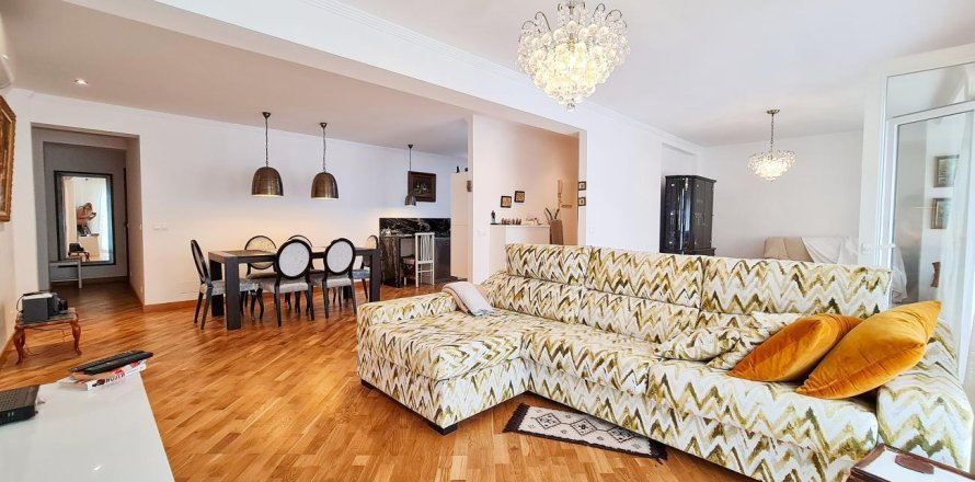 Apartamento en Guardamar del Segura, Alicante, España 2 dormitorios, 120 m2 No. 196449