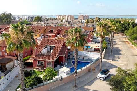 Продажа виллы в Аликанте, Испания 3 спальни, 100м2 №196447 - фото 2