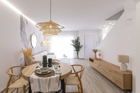 Продажа таухауса в Ла-Манга-дель-Мар-Менор, Мурсия, Испания 2 спальни, 97м2 №171149 - фото 5