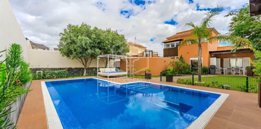 Villa Adeje, Tenerife, Spanien 4 sovrum, 307 kvm. Nr. 139102