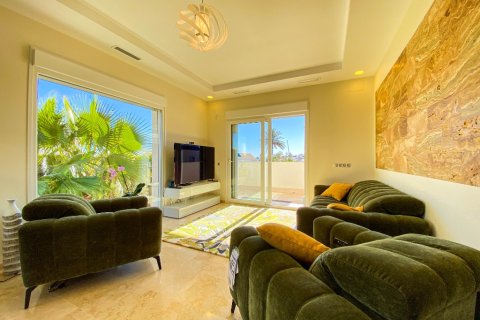 Villa pārdošanā La Zenia, Alicante, Spānijā 4 istabas, 307 m2 Nr. 144812 - attēls 2