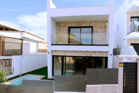Villa à vendre à Torrevieja, Alicante, Espagne, 3 chambres, 175 m2 No. 144813 - photo 6