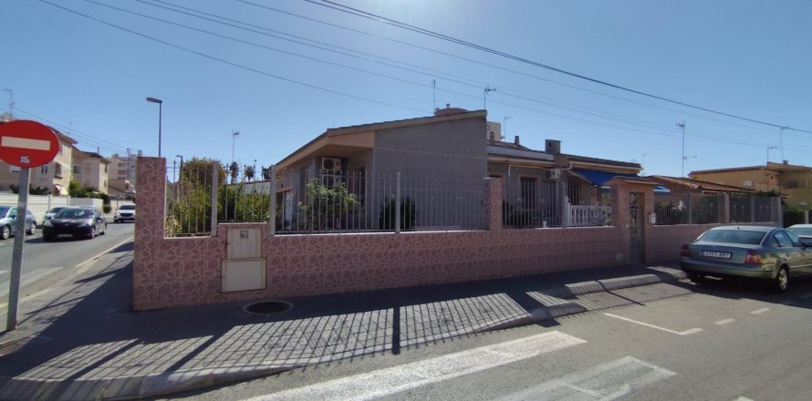 Villa Torrevieja, Alicante, España 4 dormitorios, 195 m2 No. 113168