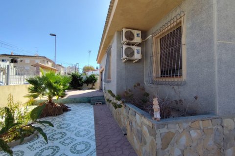 Villa en venta Torrevieja, Alicante, España 4 dormitorios, 195 m2 No. 113168 - foto 26