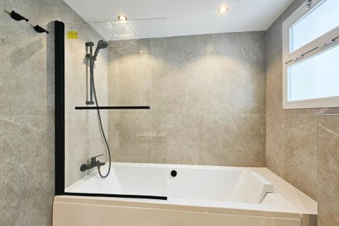 Apartment for rent Marbella, Malaga, Spain 3 bedrooms, 136 sq.m. No. 109565 - photo 17