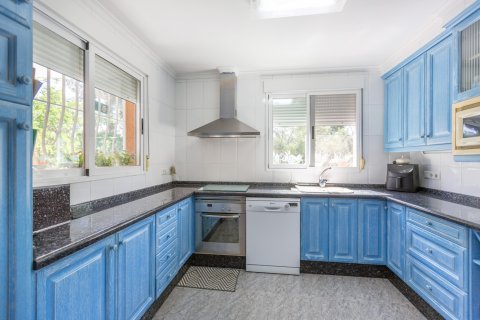 Villa till salu i Alzira, Valencia, Spanien 6 sovrum, 206 kvm. Nr. 143607 - foto 11