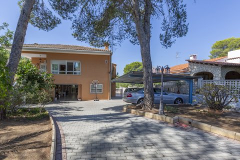 Villa till salu i Alzira, Valencia, Spanien 6 sovrum, 206 kvm. Nr. 143607 - foto 7