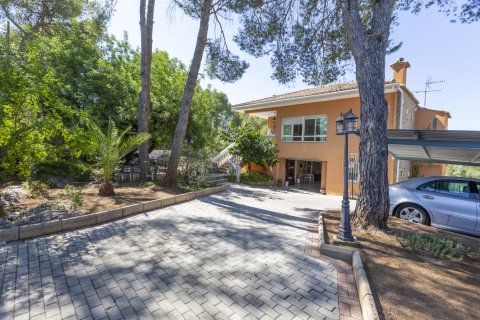 Villa till salu i Alzira, Valencia, Spanien 6 sovrum, 206 kvm. Nr. 143607 - foto 6