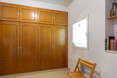 Villa till salu i Alzira, Valencia, Spanien 6 sovrum, 206 kvm. Nr. 143607 - foto 24