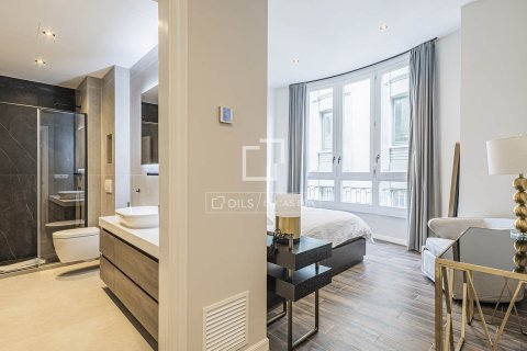 Продажа квартиры в Барселона, Испания 3 спальни, 119м2 №164883 - фото 18