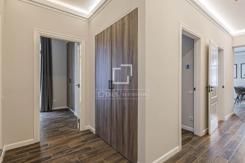 Продажа квартиры в Барселона, Испания 3 спальни, 119м2 №164883 - фото 25