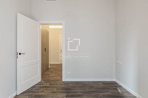 Продажа квартиры в Барселона, Испания 3 спальни, 119м2 №164883 - фото 16