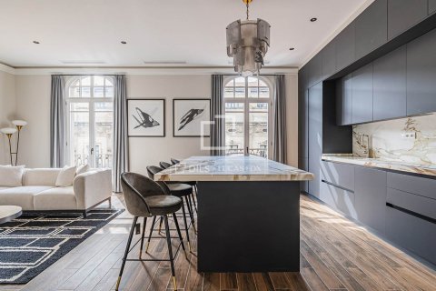 Продажа квартиры в Барселона, Испания 3 спальни, 119м2 №164883 - фото 3