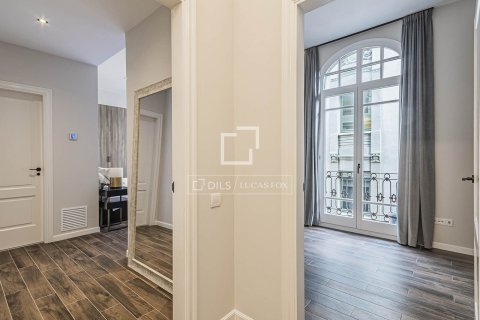 Продажа квартиры в Барселона, Испания 3 спальни, 119м2 №164883 - фото 14