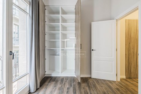 Продажа квартиры в Барселона, Испания 3 спальни, 119м2 №164883 - фото 17