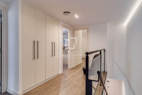 Аренда квартиры в Барселона, Испания 3 спальни, 135м2 №164881 - фото 22