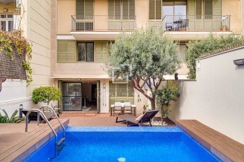 Аренда квартиры в Барселона, Испания 3 спальни, 135м2 №164881 - фото 19