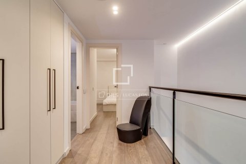 Аренда квартиры в Барселона, Испания 3 спальни, 135м2 №164881 - фото 23