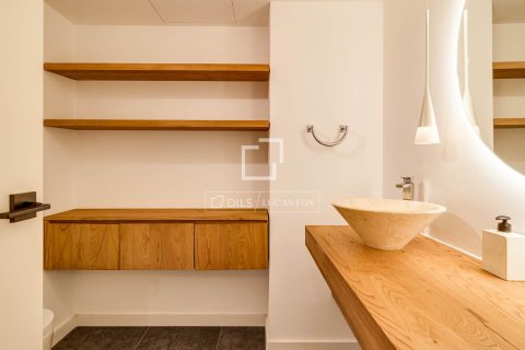 Аренда квартиры в Барселона, Испания 3 спальни, 135м2 №164881 - фото 13