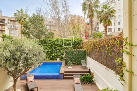 Аренда квартиры в Барселона, Испания 3 спальни, 135м2 №164881 - фото 21