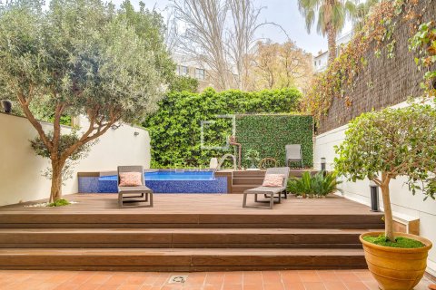 Аренда квартиры в Барселона, Испания 3 спальни, 135м2 №164881 - фото 15