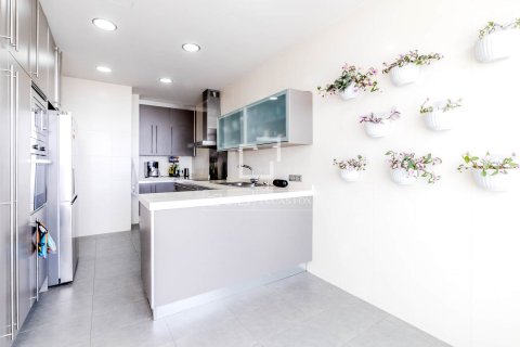 Villa for sale in Sitges, Barcelona, Spain 5 bedrooms, 448 sq.m. No. 164886 - photo 13